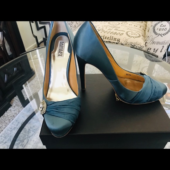 Shoes - Picture 5 of 8